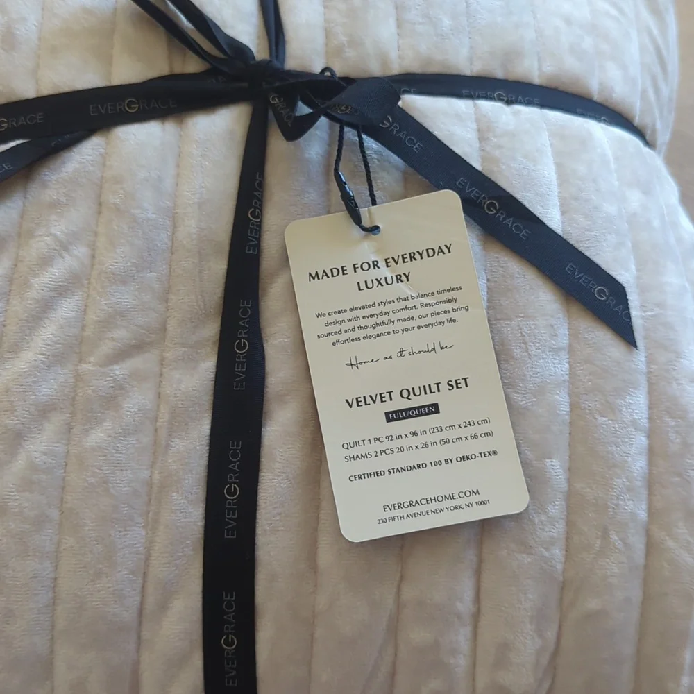 EVERGRACE Velvet Quilt Set Queen Size Luxurious Soft Striped Channel Bedding Set